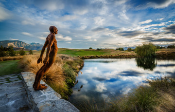 Картинка new zealand разное рельефы статуи музейные экспонаты человек на мосту река новая зеландия