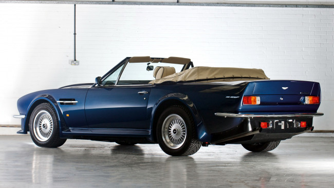 Обои картинки фото aston, martin, v8, автомобили, ltd, элитные, великобритания