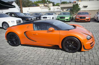 Картинка bugatti+veyron+grand+sport+vitesse автомобили выставки+и+уличные+фото спортивные s класс-люкс франция bugatti a automobiles