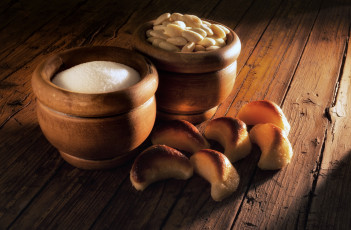 Картинка еда хлеб +выпечка горшочки тесто сахар булочки