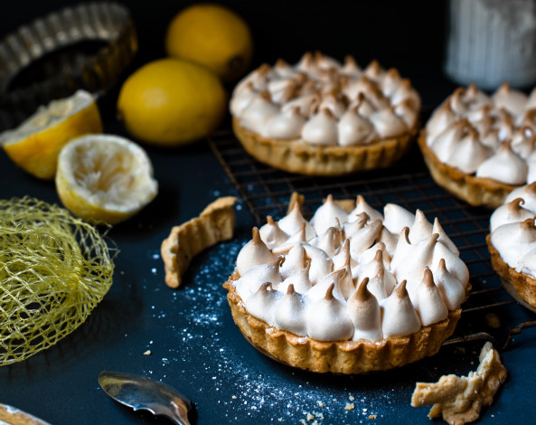 Обои картинки фото еда, пирожные,  кексы,  печенье, безе, лимон