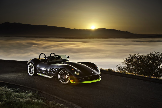 Обои картинки фото 2013 lucra lc470 r, автомобили, lucra, спорт, закат, черный