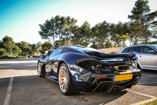 Обои картинки фото mclaren p1, автомобили, выставки и уличные фото, спорткар