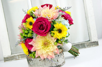 Картинка цветы букеты +композиции хризантемы георгины розы