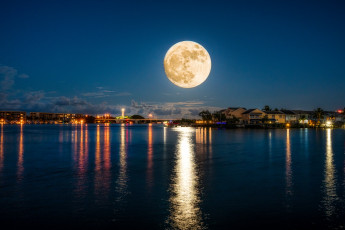 Картинка города -+пейзажи полнолуние