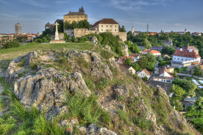 Обои картинки фото castle at veszprem, города, - дворцы,  замки,  крепости, простор
