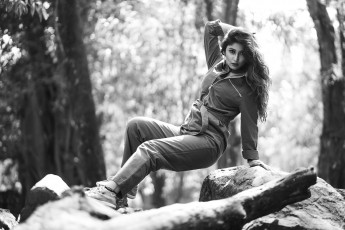 Картинка pranali+ghoghare девушки -+черно-белые pranali ghoghare актриса черно-белое лес знаменитости индия