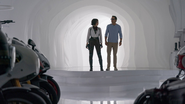 Обои картинки фото free guy ,  2021 , кино фильмы, free guy, главный, герой, фантастика, боевик, комедия, jodie, comer, ryan, reynolds