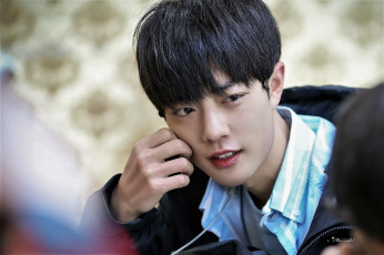 Картинка мужчины xiao+zhan мягкий уголок диваны актер лицо куртка