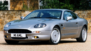 Картинка автомобили aston+martin серебристый улица