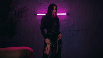 Картинка бестия девушки -+брюнетки +шатенки девушка женщина брюнетка темноволосая сексуальная модель звезда позирует разная обувь верхняя стильная одежда нижнее эротическое бельё трусы лифчик колготки чулки аксессуары макияж и множество элементов на фотографии