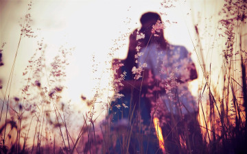 Картинка разное мужчина+женщина пара трава