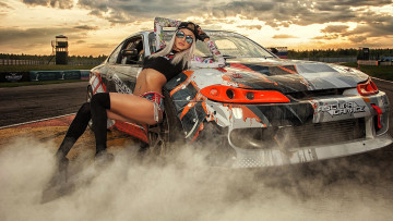 Картинка автомобили -авто+с+девушками машина темная девушка топ чулки шорты