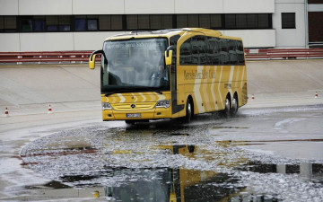 Картинка автомобили автобусы