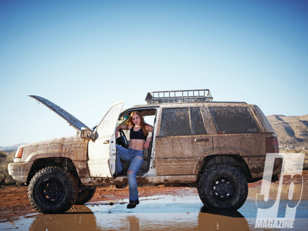 Обои картинки фото автомобили, авто, девушками