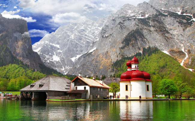 Обои картинки фото города, католические, соборы, костелы, аббатства, горы, озеро, церковь