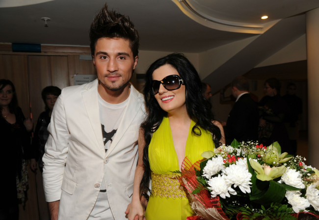 Обои картинки фото разное, знаменитости, диана, гурцкая, цветы, дима, билан