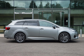 Картинка автомобили toyota avensis touring sports uk-spec 2015г