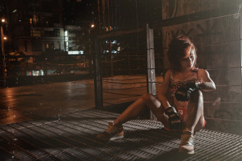 Картинка девушки -unsort+ азиатки перчатки азиатка девушка отдых решетка шорты