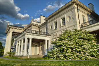 Картинка города -+здания +дома здание газон