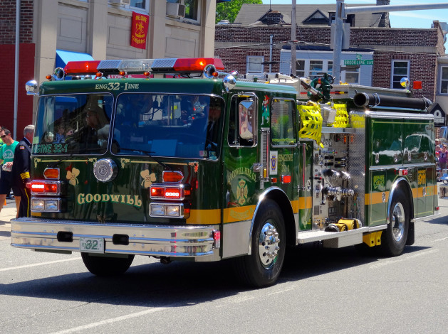 Обои картинки фото автомобили, пожарные машины, автомобиль, пожарный