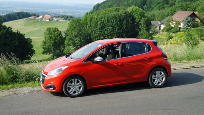 Обои картинки фото автомобили, peugeot, 208, 5-door, 2015г, красный