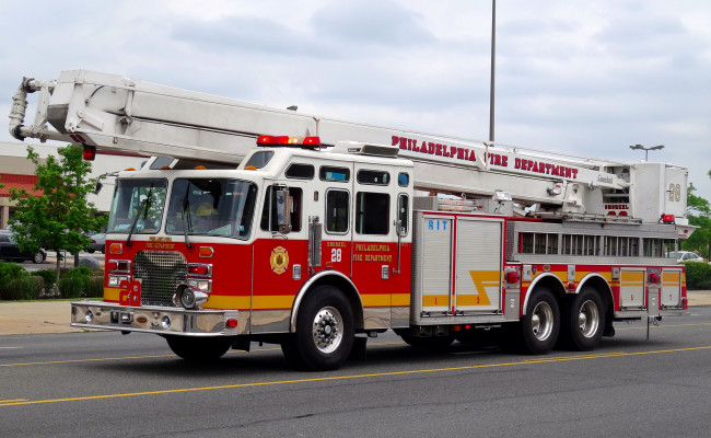 Обои картинки фото автомобили, пожарные машины, пожарный, автомобиль