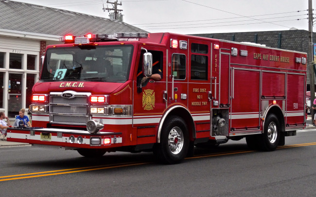 Обои картинки фото автомобили, пожарные машины, автомобиль, пожарный