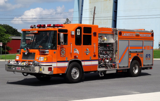 Обои картинки фото автомобили, пожарные машины, автомобиль, пожарный