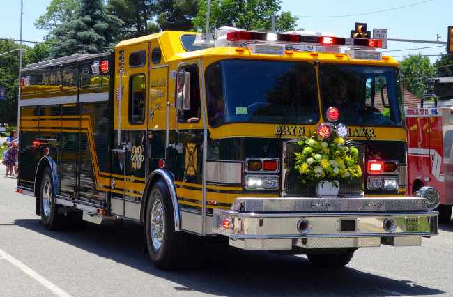 Обои картинки фото автомобили, пожарные машины, пожарный, автомобиль