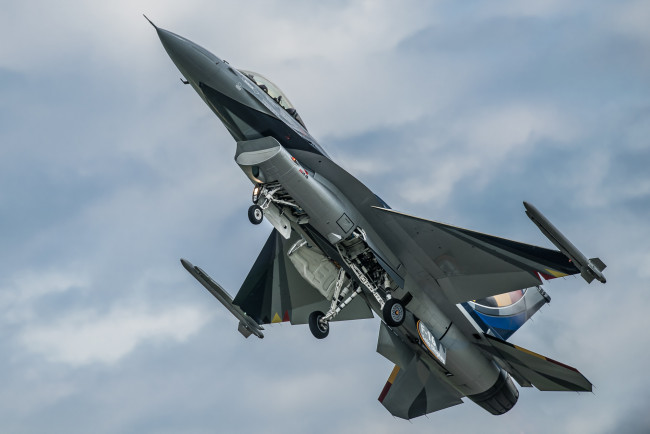 Обои картинки фото авиация, 3д, рисованые, v-graphic, истребитель