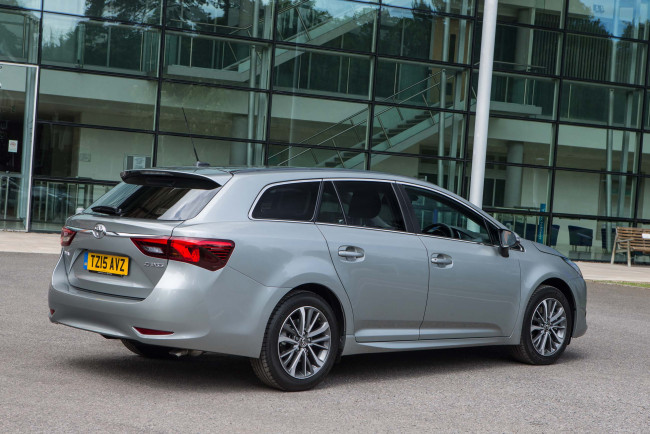 Обои картинки фото автомобили, toyota, avensis, touring, sports, uk-spec, 2015г