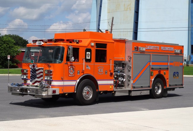 Обои картинки фото автомобили, пожарные машины, автомобиль, пожарный