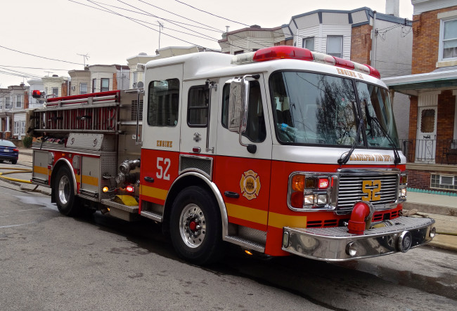 Обои картинки фото автомобили, пожарные машины, автомобиль, пожарный