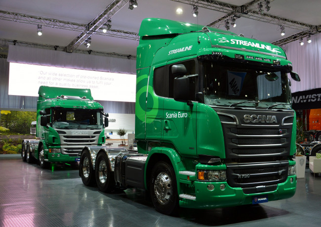 Обои картинки фото scania, автомобили, scania , выставка, улица, тяжелый, тягач, седельный, грузовик