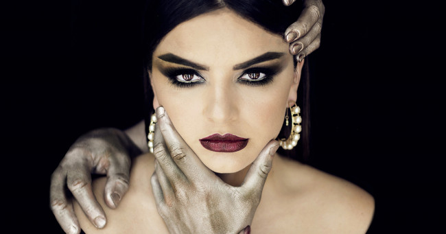 Обои картинки фото музыка, евровидение, malta, christabel, певица, лицо, руки, брюнетка, серьги