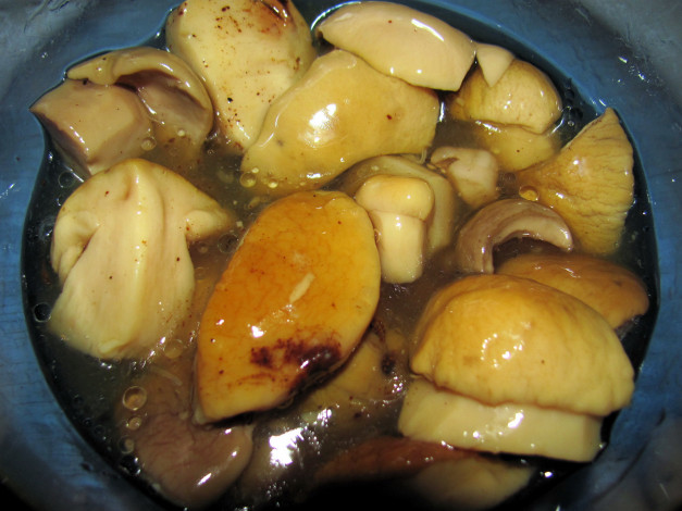 Обои картинки фото еда, грибы,  грибные блюда, боровики, маринованные