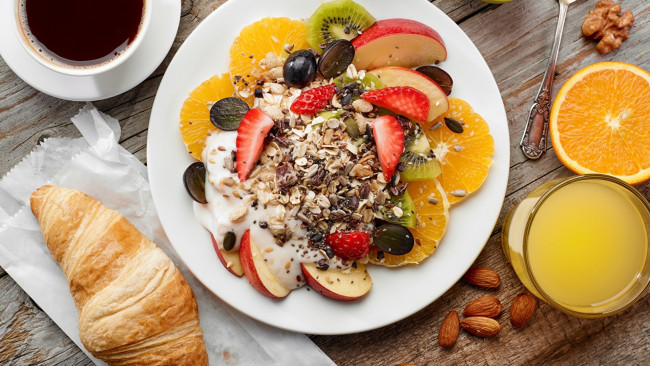 Обои картинки фото еда, мюсли,  хлопья, ягоды, фрукты