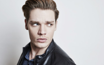 Картинка dominic+sherwood мужчины -+unsort dominic sherwood