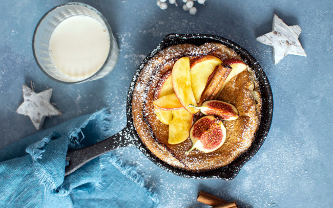 Обои картинки фото еда, блины,  оладьи, яблоки, корица, инжир