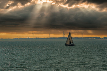 Картинка корабли парусники облака парусник море