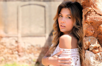 Картинка monika+dee девушки шатенка лицо стека стена