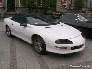 Картинка автомобили выставки уличные фото