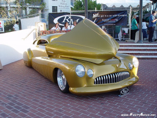 Картинка автомобили выставки уличные фото