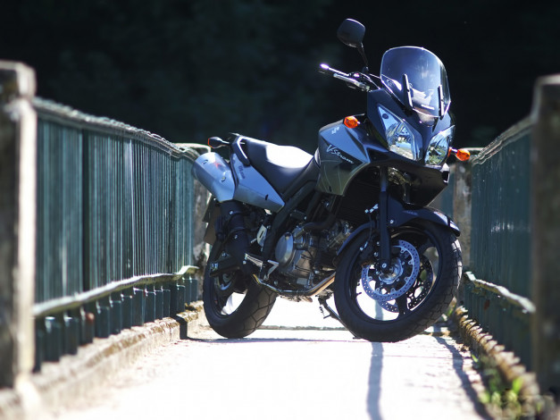 Обои картинки фото мотоциклы, suzuki