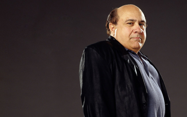 Обои картинки фото мужчины, danny, devito, комик