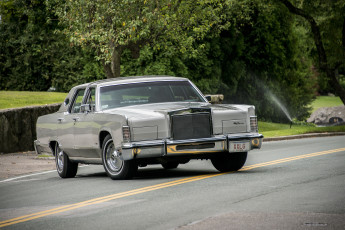 Картинка lincoln+town+car +1978 автомобили lincoln автопробег выставка автошоу