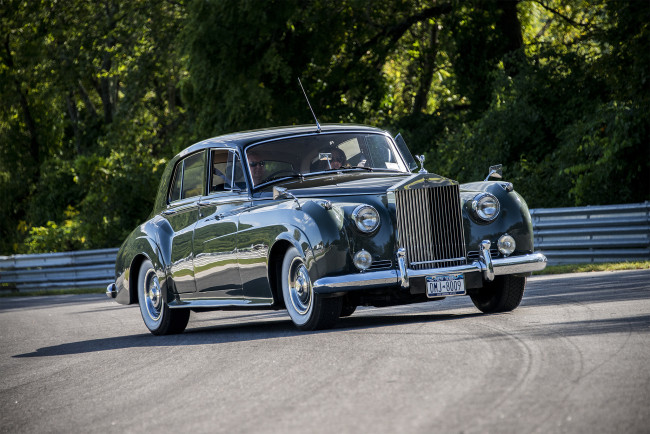 Обои картинки фото rolls-royce phantom, автомобили, rolls-royce, выставка, автошоу, автопробег