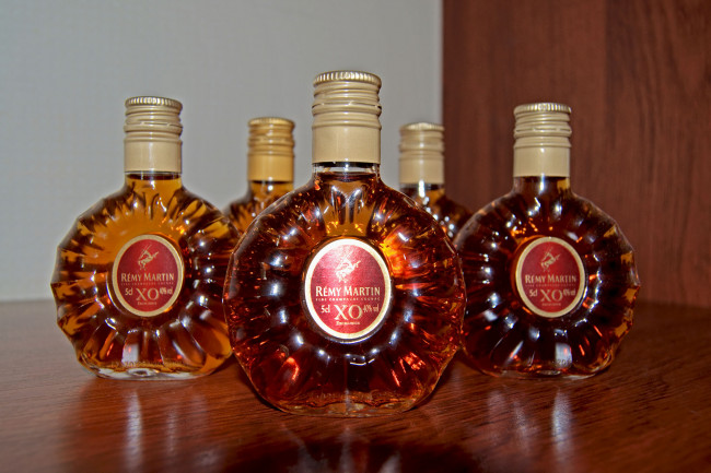 Обои картинки фото бренды, remy martin, алкоголь