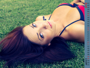 Картинка календари девушки взгляд лицо трава